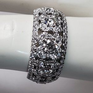 Beautiful design 14K white gold diamond ring